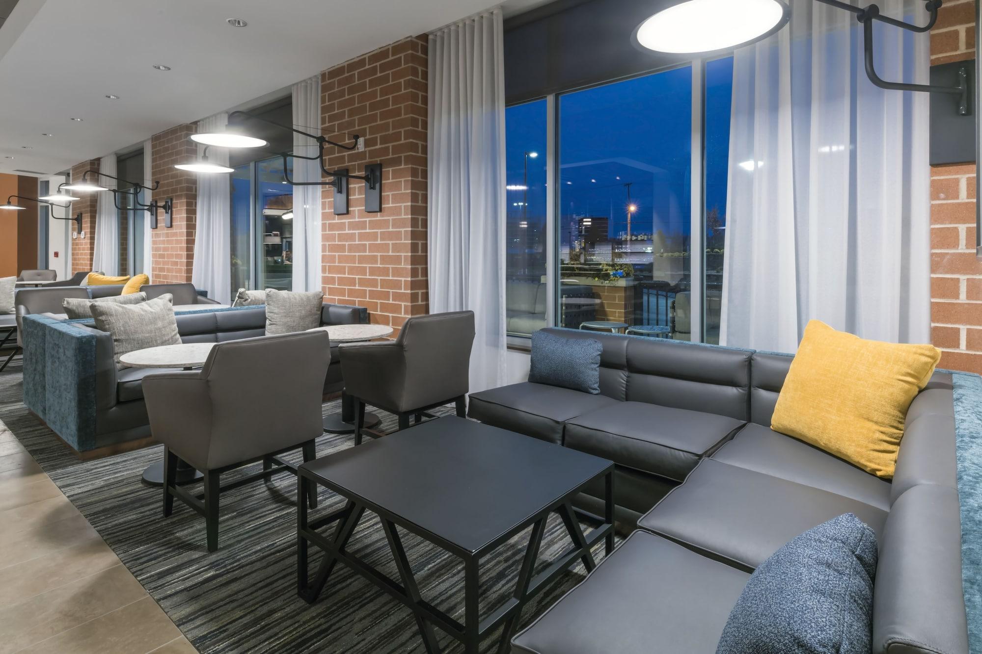 Hyatt Place Marlborough/Apex Center Exteriör bild