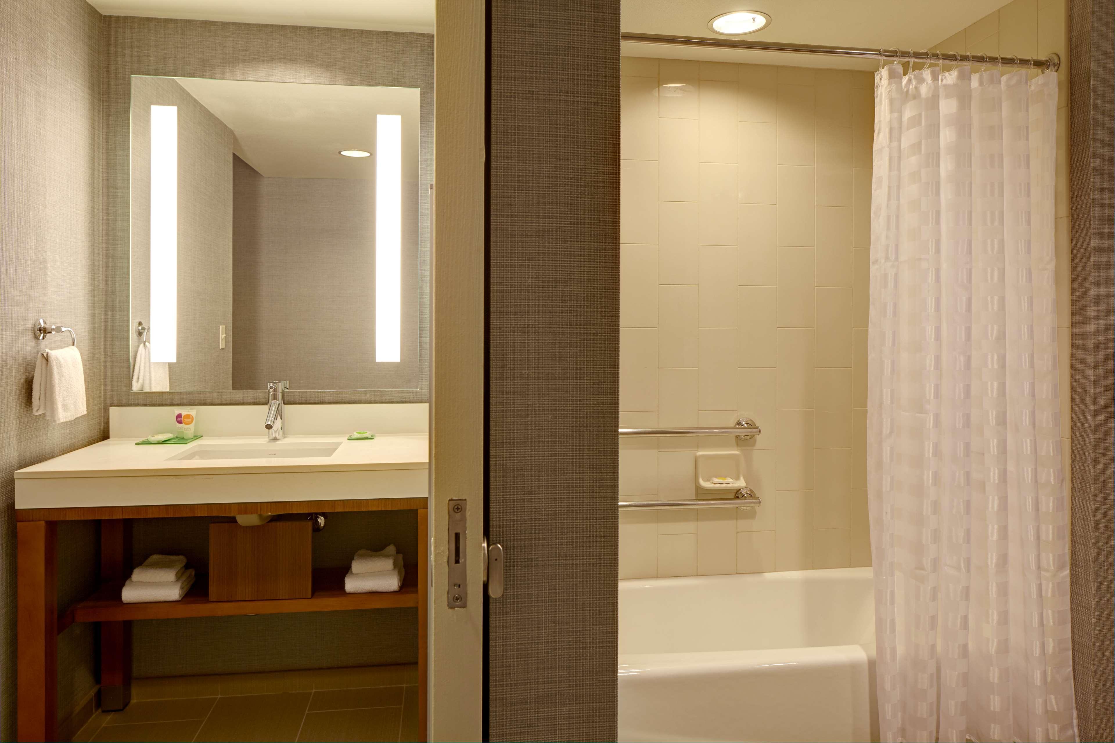 Hyatt Place Marlborough/Apex Center Exteriör bild